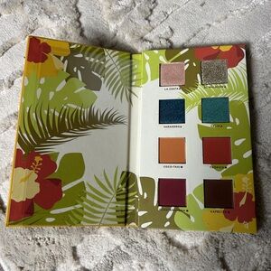 Alamar Tropical Eyeshadow Palette with Vibrant Colors